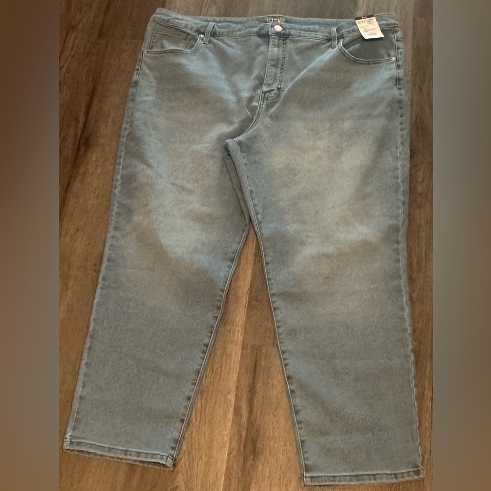 Terra & Sky Women's Gray Straight Leg Jeans
